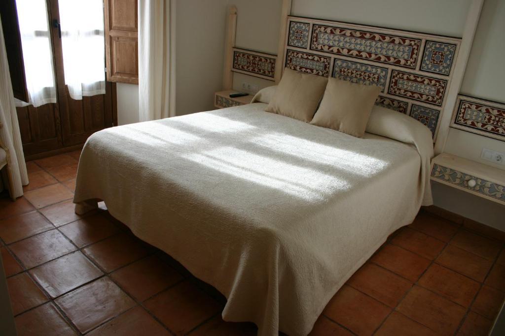 Hostal Santa Maria De Ubeda Exterior foto